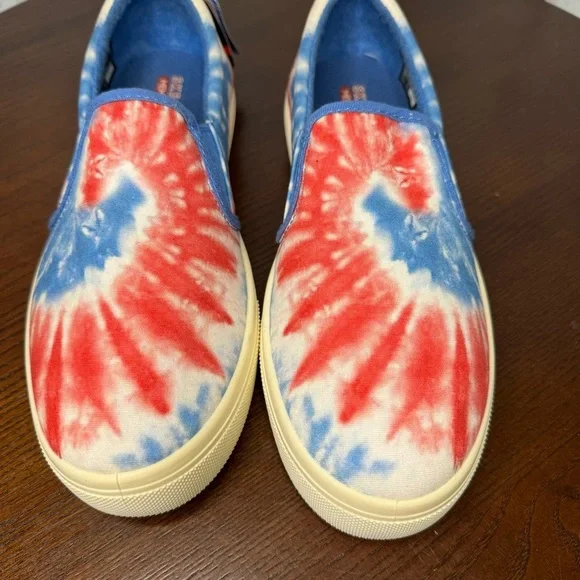 SKECHERS MEMORY FOAM red white & blue tie dye Canvas Slip ons 7.5 NWT - Picture 4 of 16